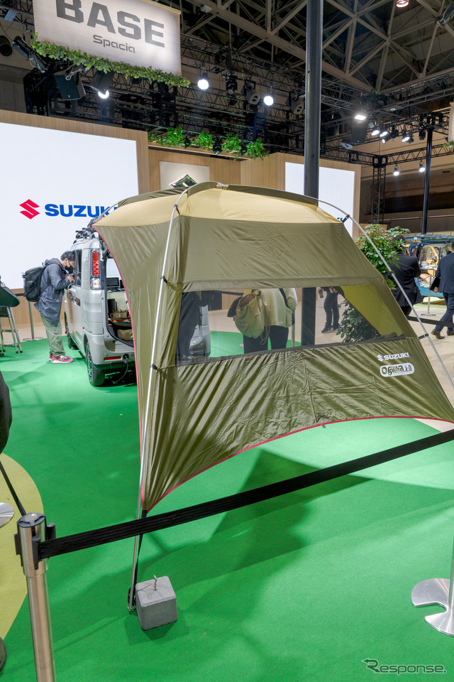 カータープは純正オプション。老舗アウトドアブランド「ogawa」とスズキによるコラボアイテム。