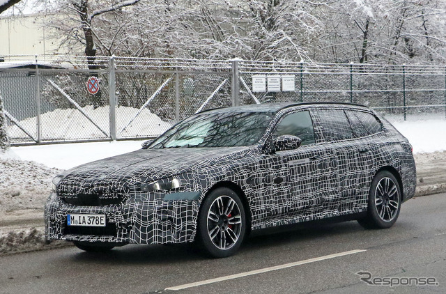 BMW i5ツーリング プロトタイプ(スクープ写真)