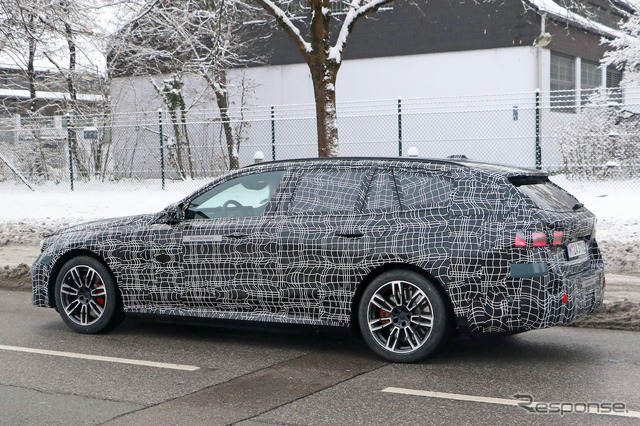 BMW i5ツーリング プロトタイプ(スクープ写真)