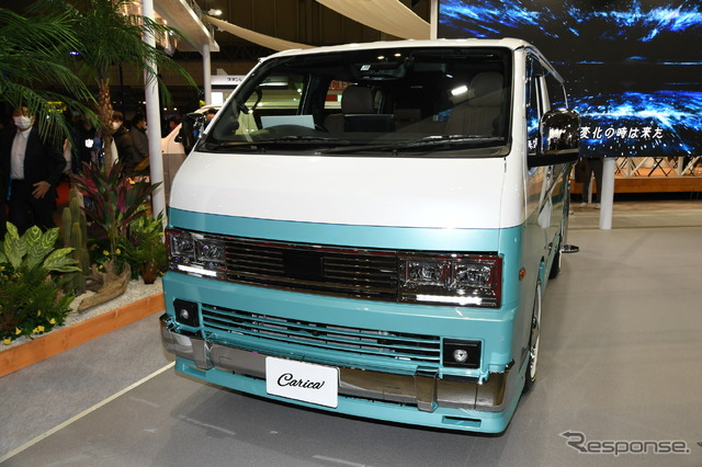 アルパインスタイル Carica USスタイル(東京オートサロン2023)。ボディカラーはホワイトパールクリスタルシャイン×ウォーターミント