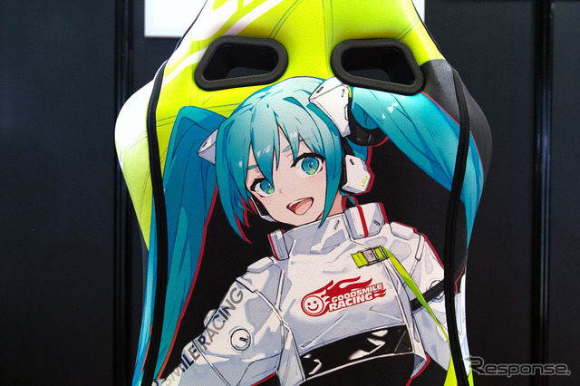 ブリッド×レーシングミク(東京オートサロン2023)