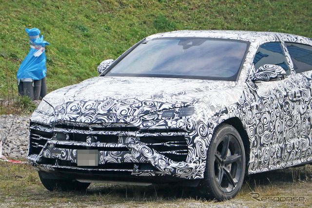 ランボルギーニ ウルスPHEV(仮)プロトタイプ(スクープ写真)