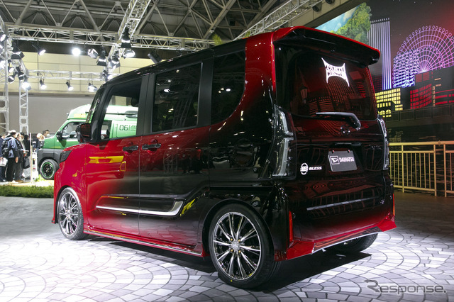 タントカスタムRed&Black(ダイハツ/東京オートサロン2023)