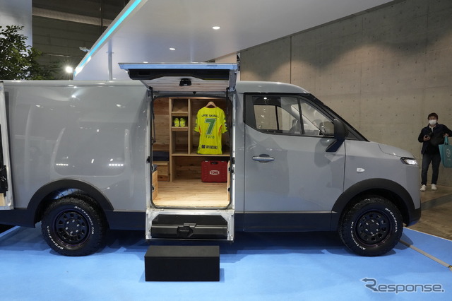 東京オートサロン2023:HWEエレモLの移動オフィス架装