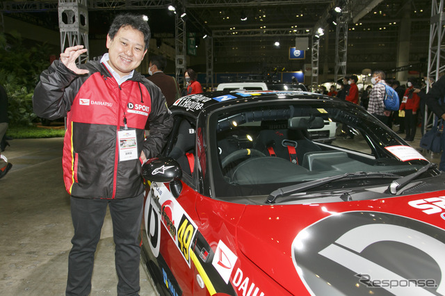 D-SPORT Racingコペン GRスポーツとD-SPORT RACINGドライバーの相原泰祐氏(ダイハツブース/東京オートサロン2023)