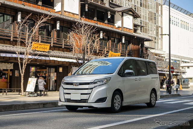 街中での走行もしっかりと路面を捉えて乗り心地良く走ってくれる