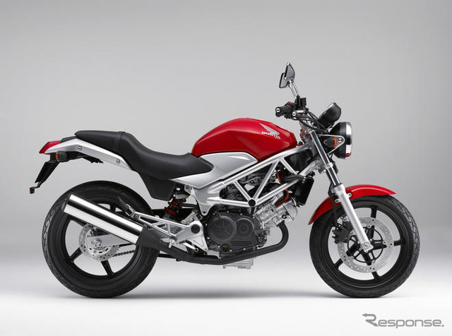 ホンダ VTR 外観を一新…排出ガス規制に適合