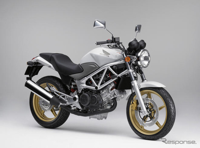 ホンダ VTR 外観を一新…排出ガス規制に適合
