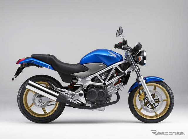 ホンダ VTR 外観を一新…排出ガス規制に適合