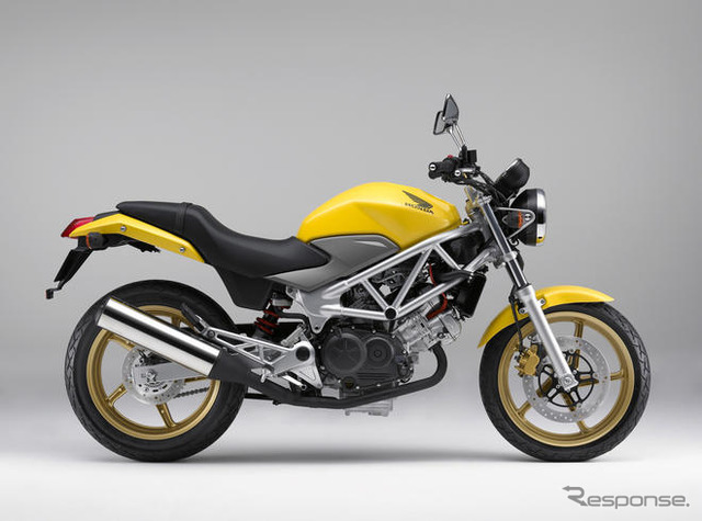 ホンダ VTR 外観を一新…排出ガス規制に適合
