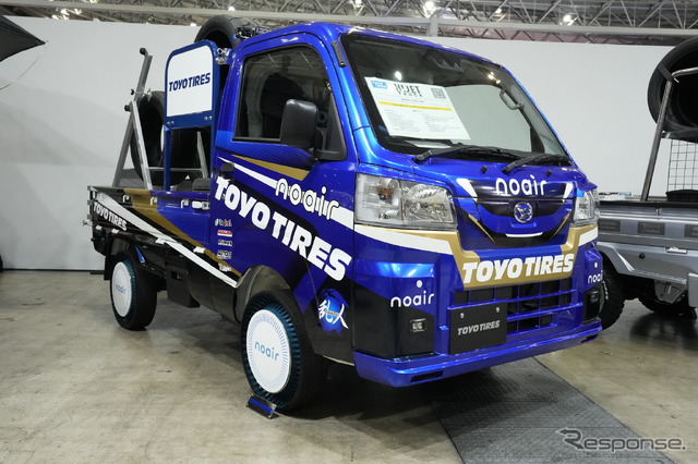 トーヨータイヤ ダイハツ ハイゼット タイヤディスプレイカー(東京オートサロン2023)