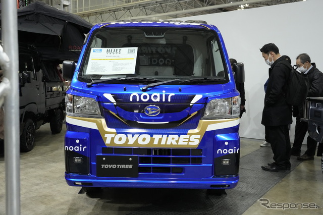 トーヨータイヤ ダイハツ ハイゼット タイヤディスプレイカー(東京オートサロン2023)