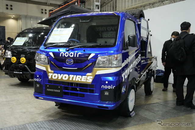 トーヨータイヤ ダイハツ ハイゼット タイヤディスプレイカー(東京オートサロン2023)