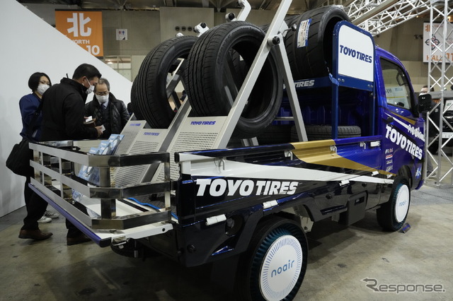 トーヨータイヤ ダイハツ ハイゼット タイヤディスプレイカー(東京オートサロン2023)