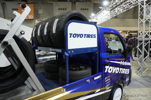 トーヨータイヤ ダイハツ ハイゼット タイヤディスプレイカー(東京オートサロン2023)