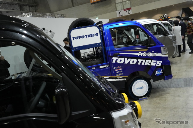 トーヨータイヤ ダイハツ ハイゼット タイヤディスプレイカー(東京オートサロン2023)