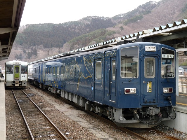 盛岡車両センターに配置されている『SL銀河』用キハ141系気動車。C58との協調運転が可能で、気動車がSLを引くシーンも見られた