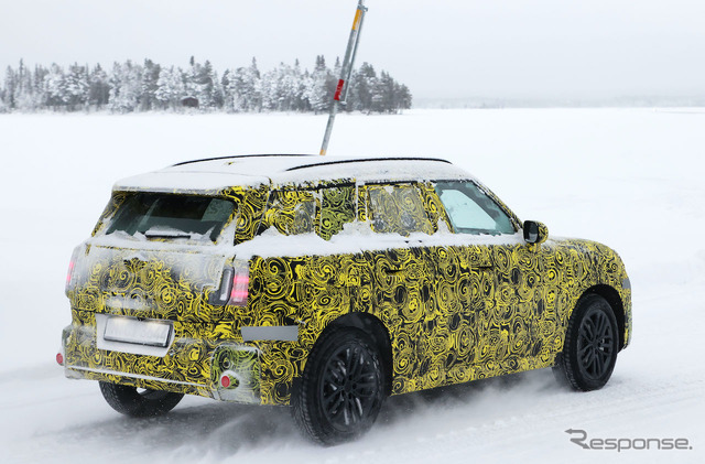 MINI クロスオーバー 次期型プロトタイプ(スクープ写真)