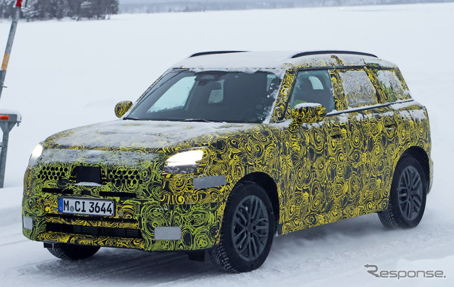 MINI クロスオーバー 次期型プロトタイプ(スクープ写真)