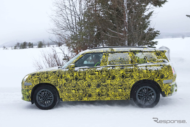 MINI クロスオーバー 次期型プロトタイプ(スクープ写真)