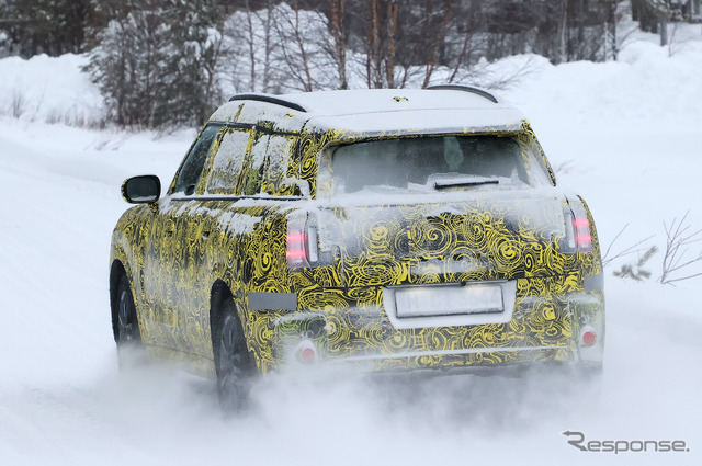 MINI クロスオーバー 次期型プロトタイプ(スクープ写真)