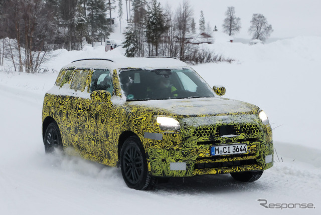MINI クロスオーバー 次期型プロトタイプ(スクープ写真)