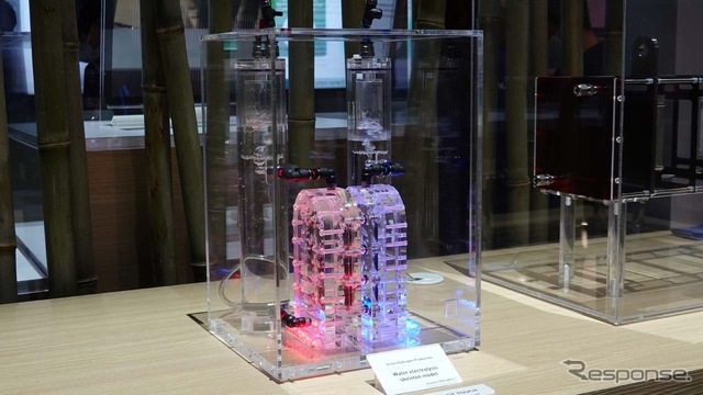 CO2フリーのグリーン水素製造デバイス・水電解装置のスケルトンモデル(パナソニック/CES 2023)