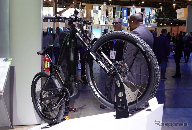 スポーツタイプの電動アシスト自転車「XEALT M5」(パナソニック/CES 2023)