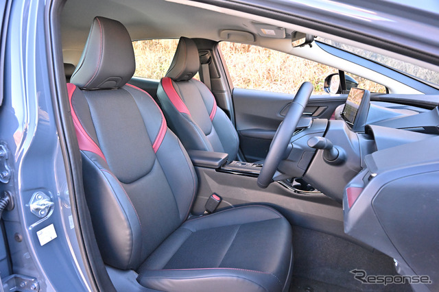 トヨタ プリウス 新型のスポーティーシート(写真はプロトタイプ車両)