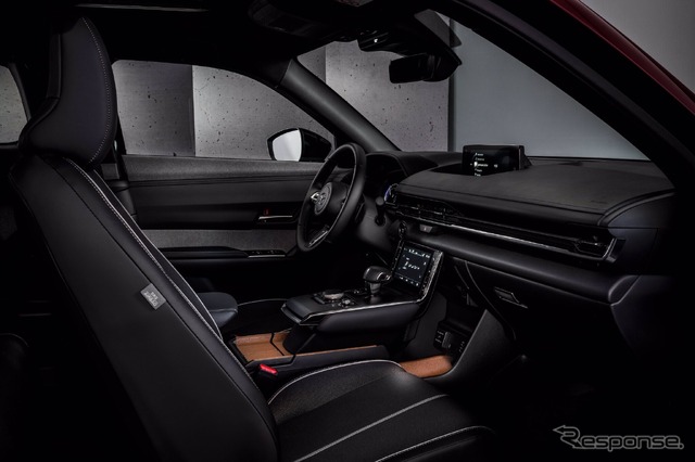 マツダ MX-30 e-SKYACTIV R-EV エディションR(欧州仕様)