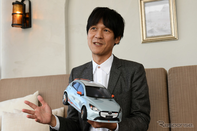 マツダ2 チーフデザイナーの木元英二氏(マツダ デザイン本部)