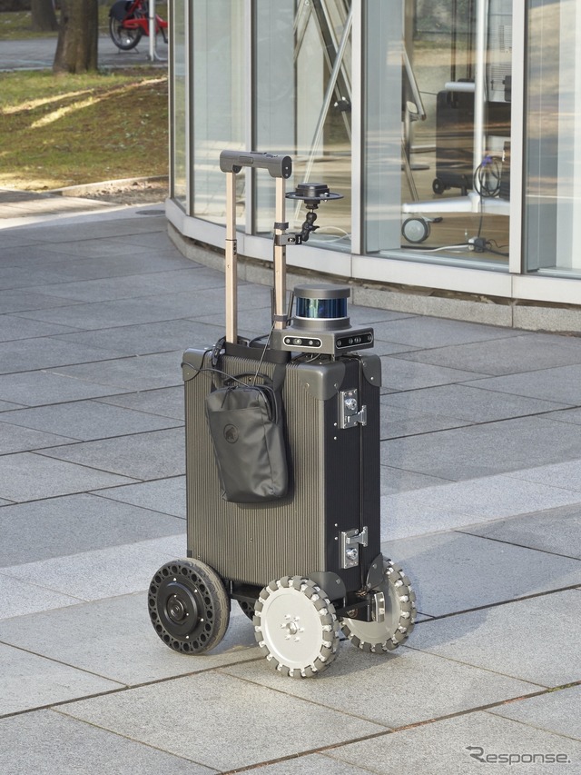 ナビゲーションロボット「AIスーツケース」屋外走行プロジェクト