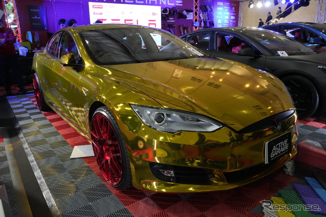 GOLDTESLA(東京オートサロン2023)