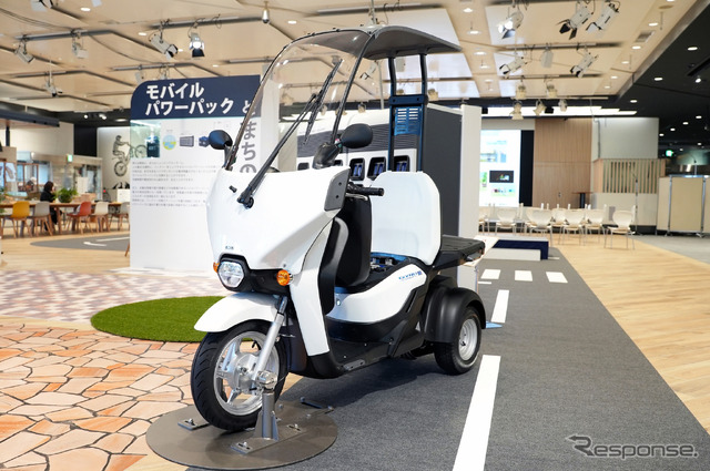 三輪かつスイングしない大型低床荷台で重量物やかさばる荷物の配送に適した『GYRO e:』