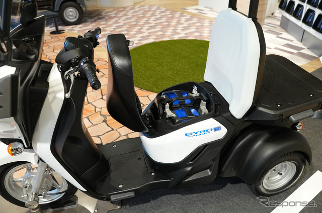 『GYRO e:』はモバイルパワーパックを動力源とする電動二輪車