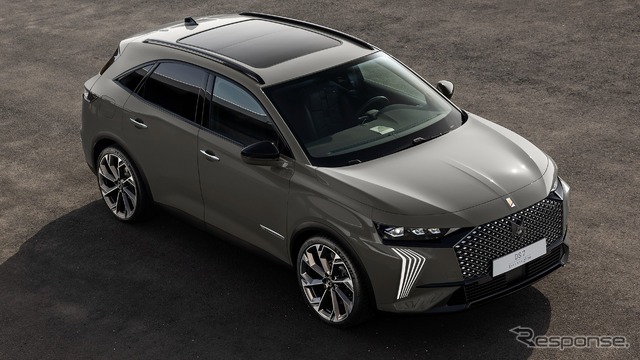 DS 7の「E-TENSE 4x4 360」