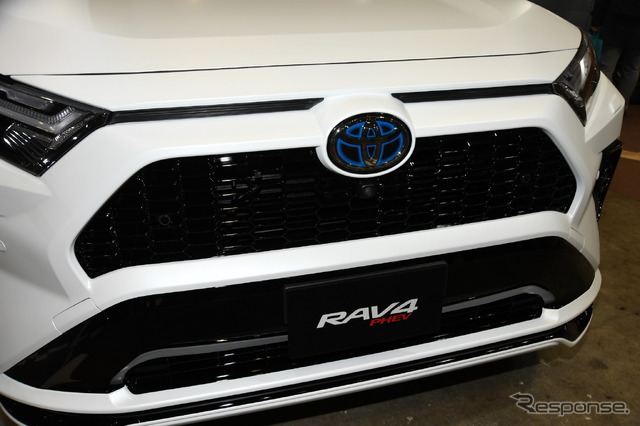 トヨタ RAV4 PHEV スポーティーパッケージ(東京オートサロン2023)