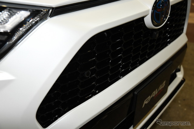 トヨタ RAV4 PHEV スポーティーパッケージ(東京オートサロン2023)