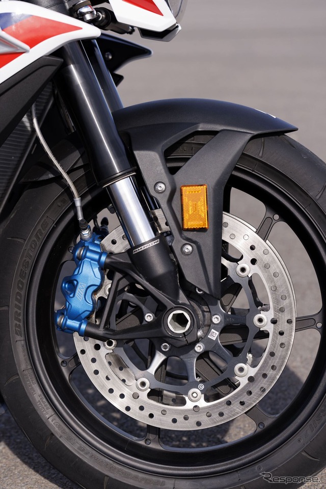BMW M1000R