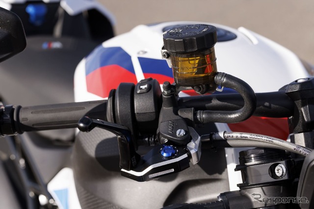 BMW M1000R