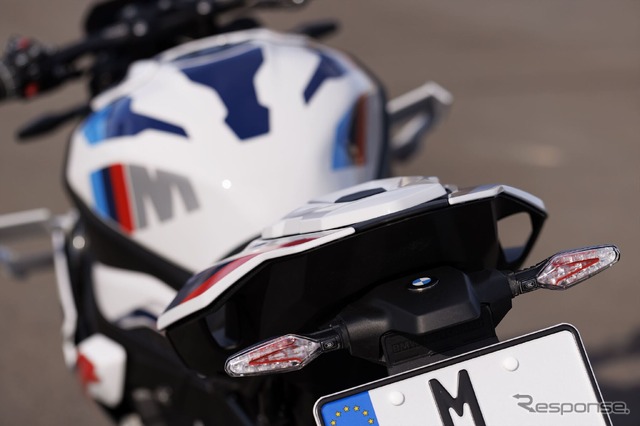 BMW M1000R