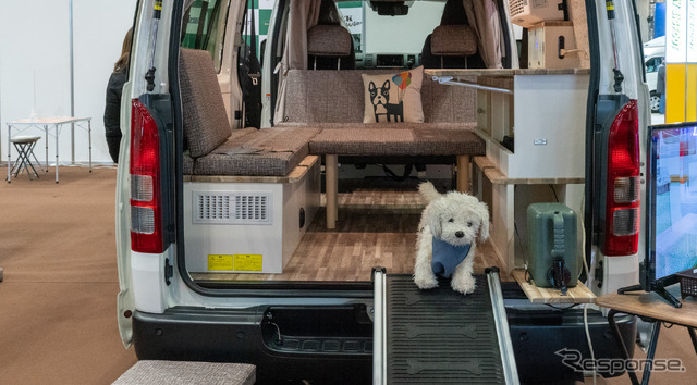 取り回しの良い愛犬家向けモデル:キャンパー鹿児島とオートバックス…ジャパンキャンピングカーショー2023