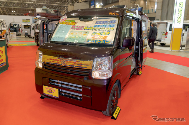 スズキのエブリイバンをベース車両とした『愛犬くん』。