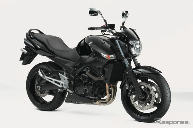 スズキ GSR400 一部改良…燃料噴射装置やECM変更で出力アップ