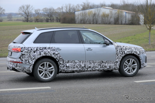アウディ Q7 改良新型プロトタイプ(スクープ写真)