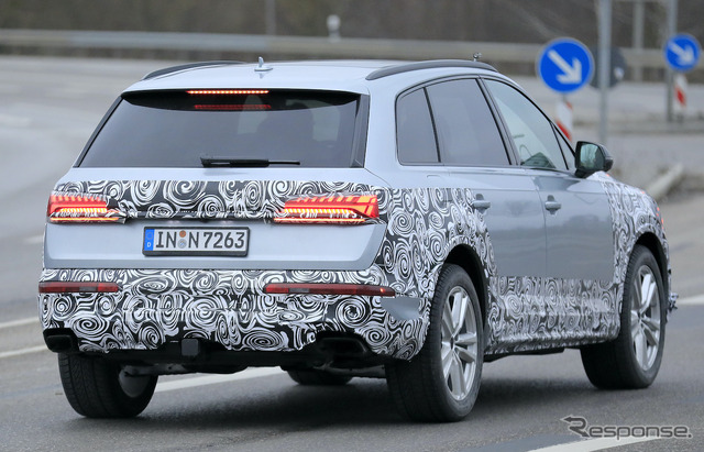アウディ Q7 改良新型プロトタイプ(スクープ写真)