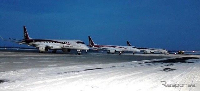 グラント・カウンティ国際空港に並ぶ飛行試験機の初号機、2号機、4号機(2017年)