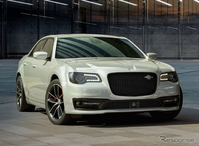 クライスラー 300C の2023年モデル