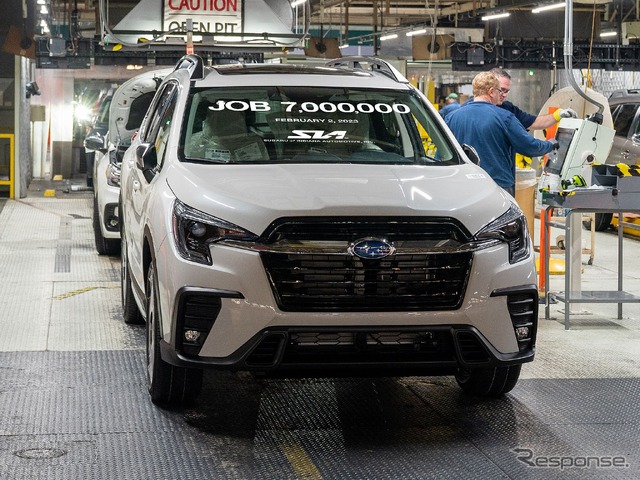 米国インディアナ州の「スバルオブインディアナオートモーティブ(SIA)」の生産700万台目となった アセント