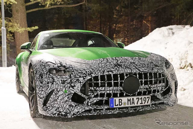 メルセデスAMG GTクーペ 次期型プロトタイプ(スクープ写真)